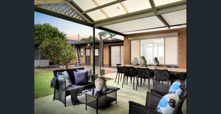 Beautiful Renovated Rental - Photo 5