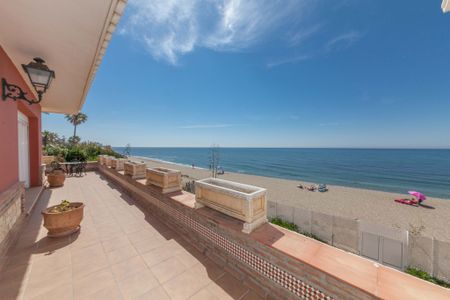 769991 - Villa for rent Cabopino, Marbella, Málaga, Spain - Photo 2