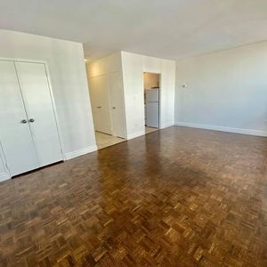 AVAILABLE NOW1st!!! Bachelor Apartment - Photo 2