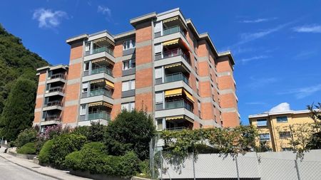 LUMINOUS 3-ROOM APARTMENT ON THE GROUND FLOOR - Photo 2