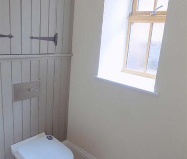 3 bedroom semi-detached house to rent - Photo 3