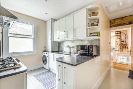 3 bedroom flat to rent - Photo 5