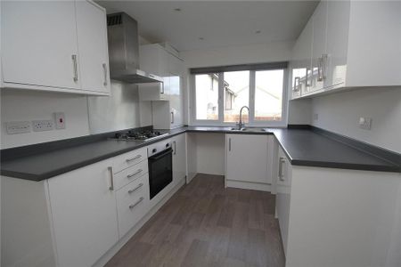 3 bedroom terraced house to rent - Photo 3