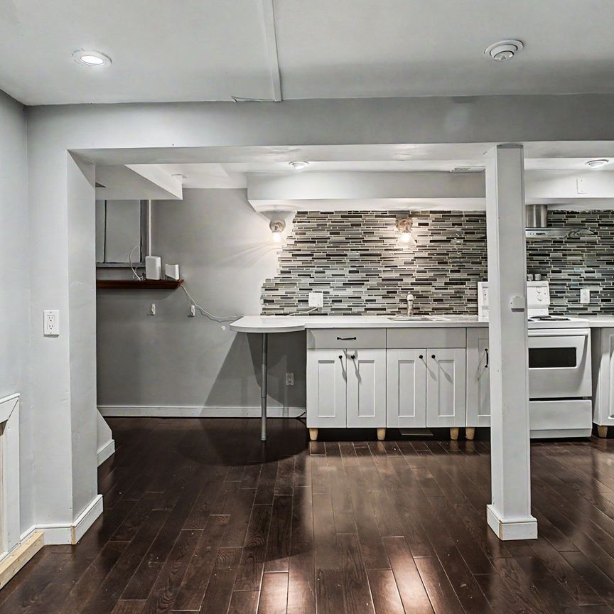 For Lease - 254 Broadway Avenue Unit# Lower, Toronto, Ontario - Photo 1