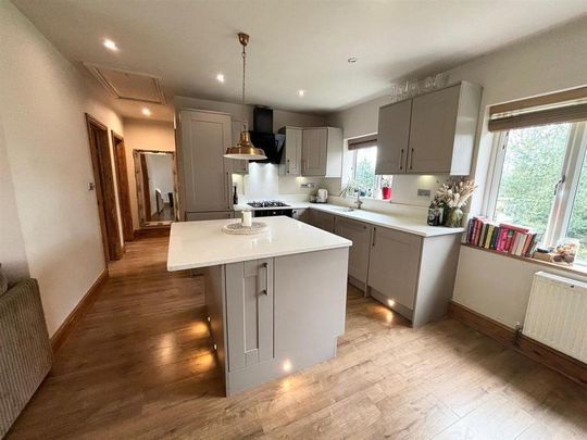 2 bedroom maisonette to rent - Photo 1