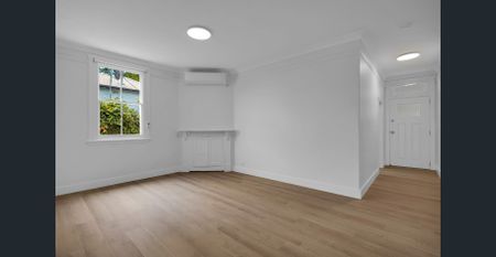 Renovated 3-bedroom home in prime location - Photo 5