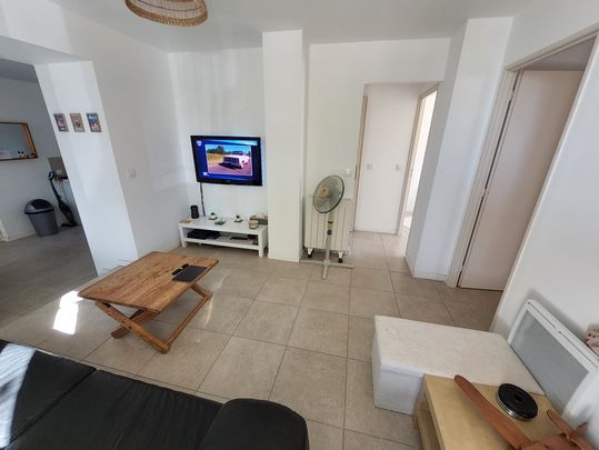 Location Appartement 3 pièces 54m² PIERREFEU DU VAR 83390 - Photo 1