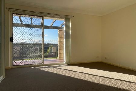 Renovated 3 Bedroom Townhouse with Scenic District Views - Photo 4