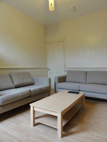 4 bedroom house to rent - Photo 3