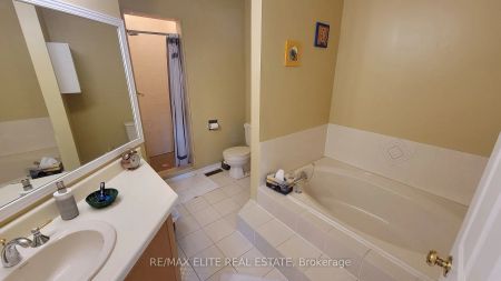 Detached Home For Lease | N9253423 - Photo 4