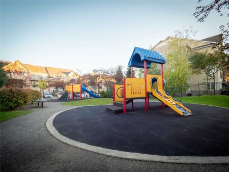 For Lease - 4975 Southampton Drive Unit# 211, Mississauga, Ontario - Photo 5