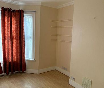 6 bedroom terraced house to rent - Photo 2