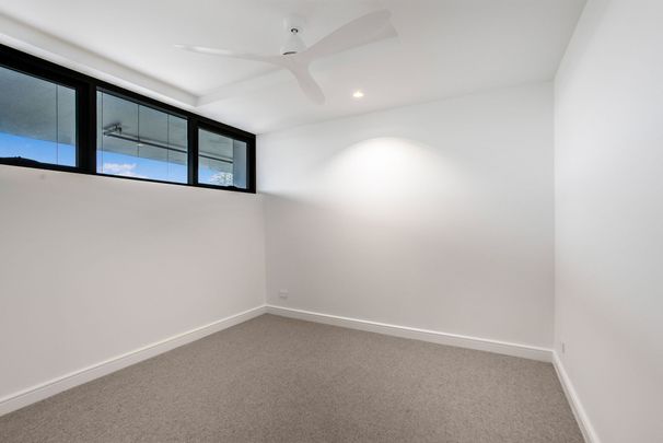 Brand New Apartment with Private Balcony&excl; - Photo 1