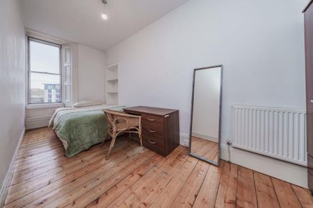 4 bedroom flat to rent - Photo 5