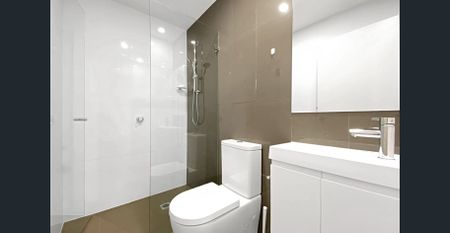 Centrally located apartment in a boutique building - Photo 5