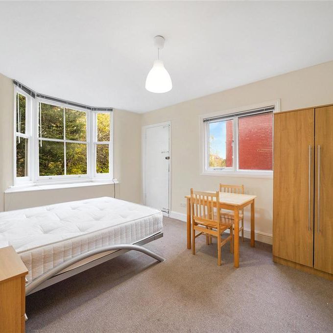 Studio to rent - Photo 1