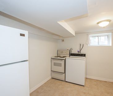 **ALL INCLUSIVE** 1 Bedroom Lower Unit in Hamilton!! - Photo 3