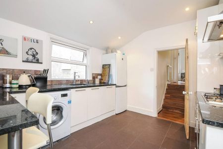 2 bedroom flat to rent - Photo 5