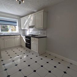 St. Marys Close, CT18 8NX, Folkestone - Photo 2