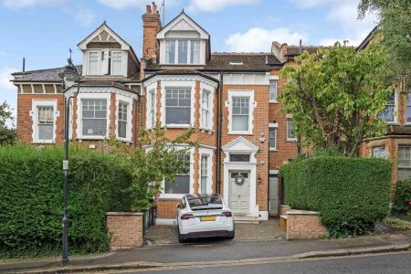 6 Bedroom House To Let - Photo 3