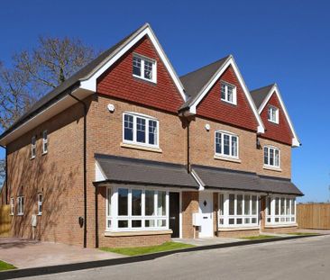 4 bedroom end of terrace house to rent - Photo 5