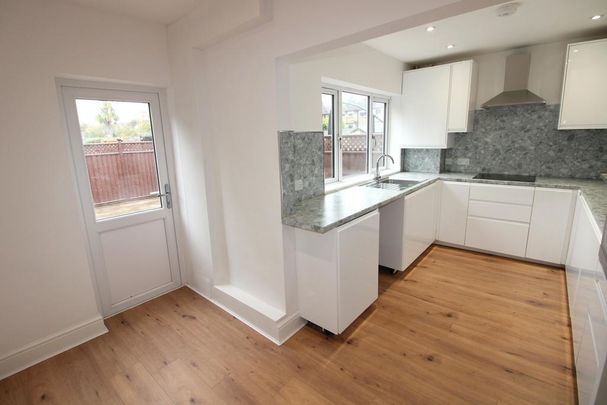 3 bedroom terraced house to rent - Photo 1