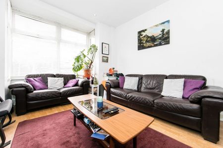 The Village Street, Burley, Leeds - Photo 5