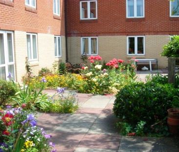 1 bedroom retirement property to rent - Photo 6