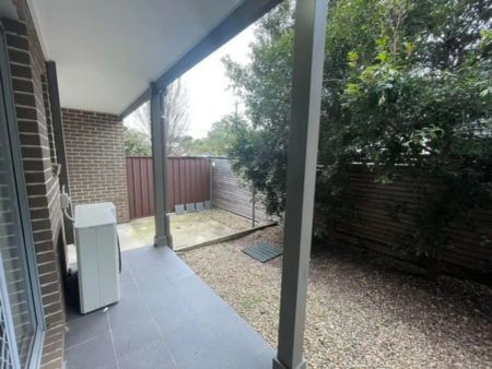 “Picture perfect townhouse!” - Photo 4