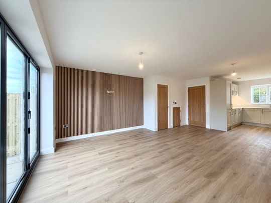 3 bedroom semi-detached house to rent - Photo 1