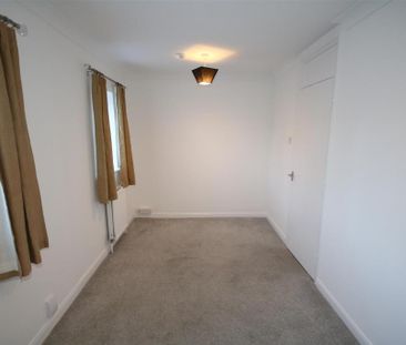 4 bedroom terraced house to rent - Photo 2