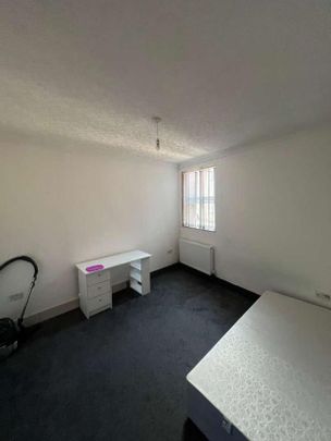 Eccles, M30 - Photo 1