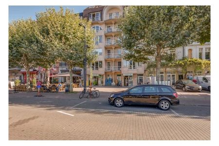 Lichtrijk appartement met 2 slaapkamers op het Koningin Maria Hendrikaplein - Foto 2