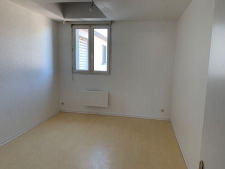 A louer très grand T5 110 M2 avec trois chambres et grand salon/séjour saint Anne du Portzic-Technopole - Photo 4