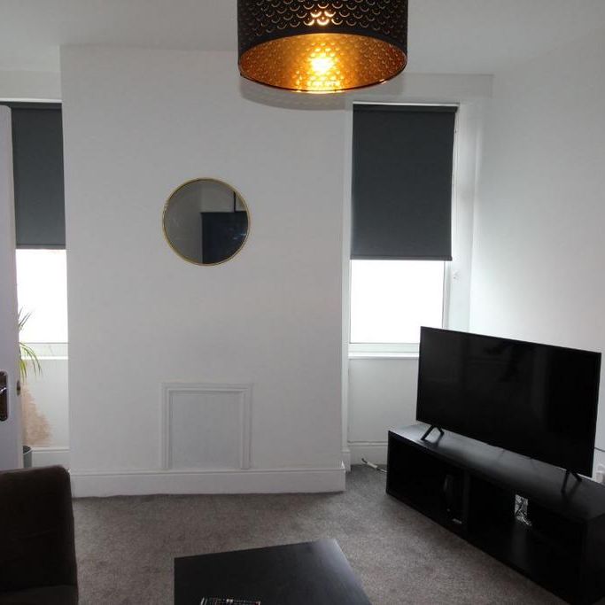 1 bedroom in a house share to rent - Photo 1