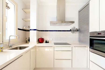 Calle García de Vinuesa, Sevilla, Andalusia 41001 - Photo 5