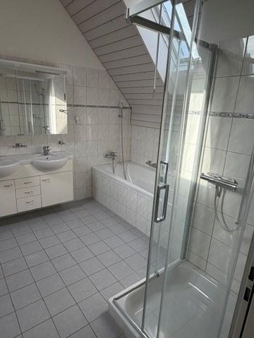 Exklusive 4.5-Zi-Maisonette-Dachwohnung, nahe S-Bahn - Photo 3