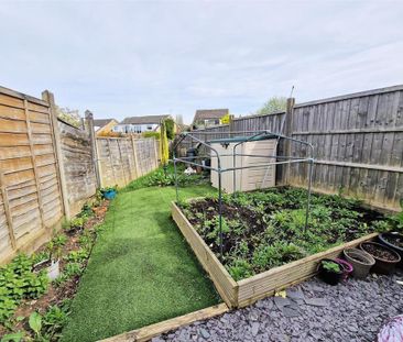 3 bedroom semi-detached house to rent - Photo 5