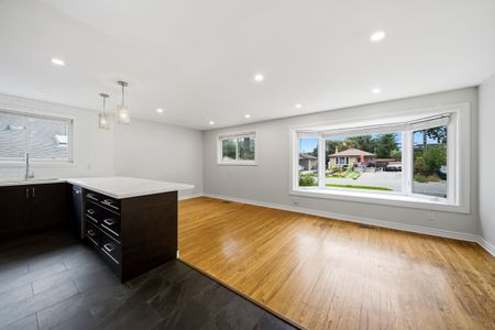 For Lease - 6 Corbett Crescent Unit# Main, Aurora, Ontario - Photo 4