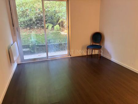 Location Appartement 3 pièces 82m² NICE 06300 - Photo 3