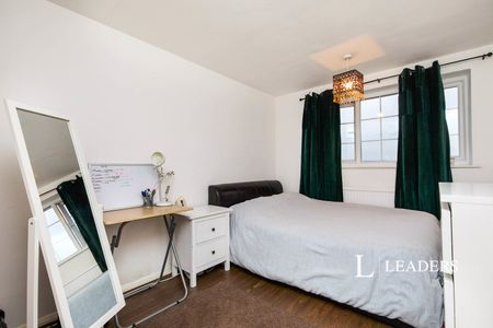 3 bedroom house to rent Southdale Road, Carlton, Nottingham, NG4 - Photo 4