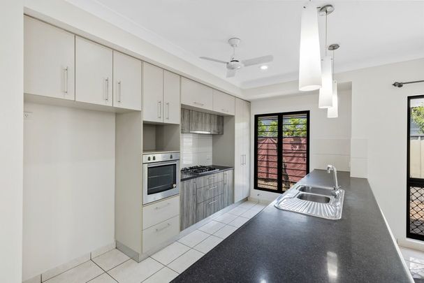 EXECUTIVE 4-BEDROOM RESIDENCE – LYONS, NT - Photo 1