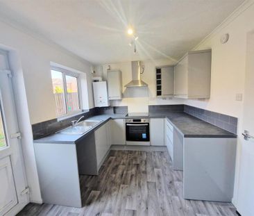 2 bedroom semi-detached house to rent - Photo 6