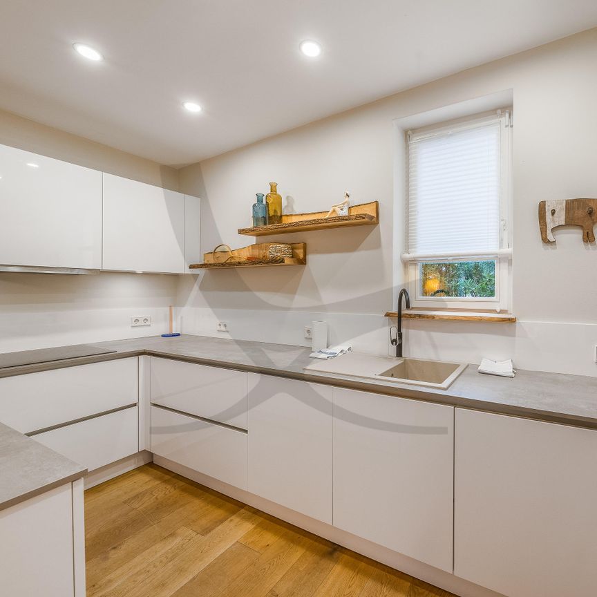 Lake Side Living - Photo 1