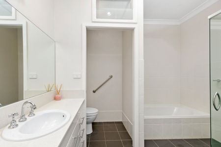 Three Bedroom Villa in Prime Location! - Photo 4