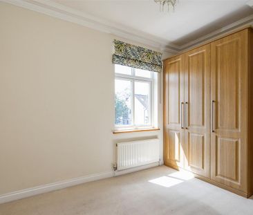 3 bedroom terraced house to rent - Photo 3