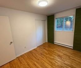 41/2 a Laval dispo 1 Déc 2025 internet 1 stationnements, Thermopomp... - Photo 2