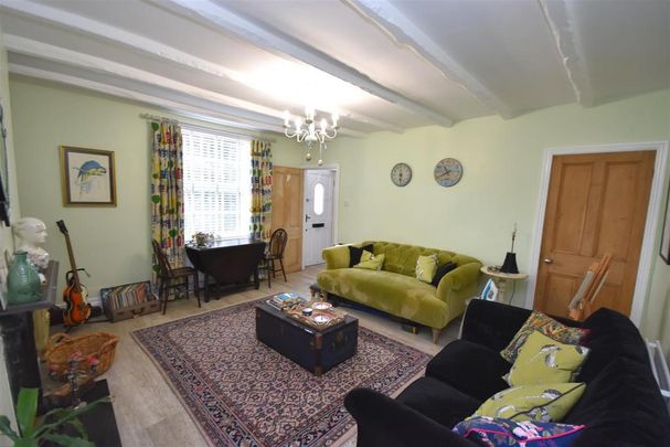 2 bedroom property to rent - Photo 1