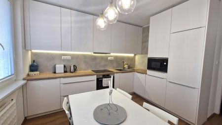 PRENÁJOM, kompletne rekonštruovaný a zariadený 1 - izbový byt, Radvaň, 38 m2 – Fotografia 4