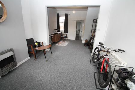 2 bedroom terraced house to rent - Photo 4
